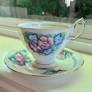 Sweet Antique Floral Teacup Royal Albert England